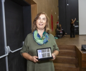 Claudia Padovesi Fonseca